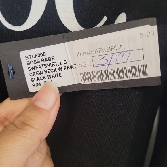 NWT- Brunette The Label Black 'Boss Babe' Sweatshirt- S/M - Picture 4 of 5